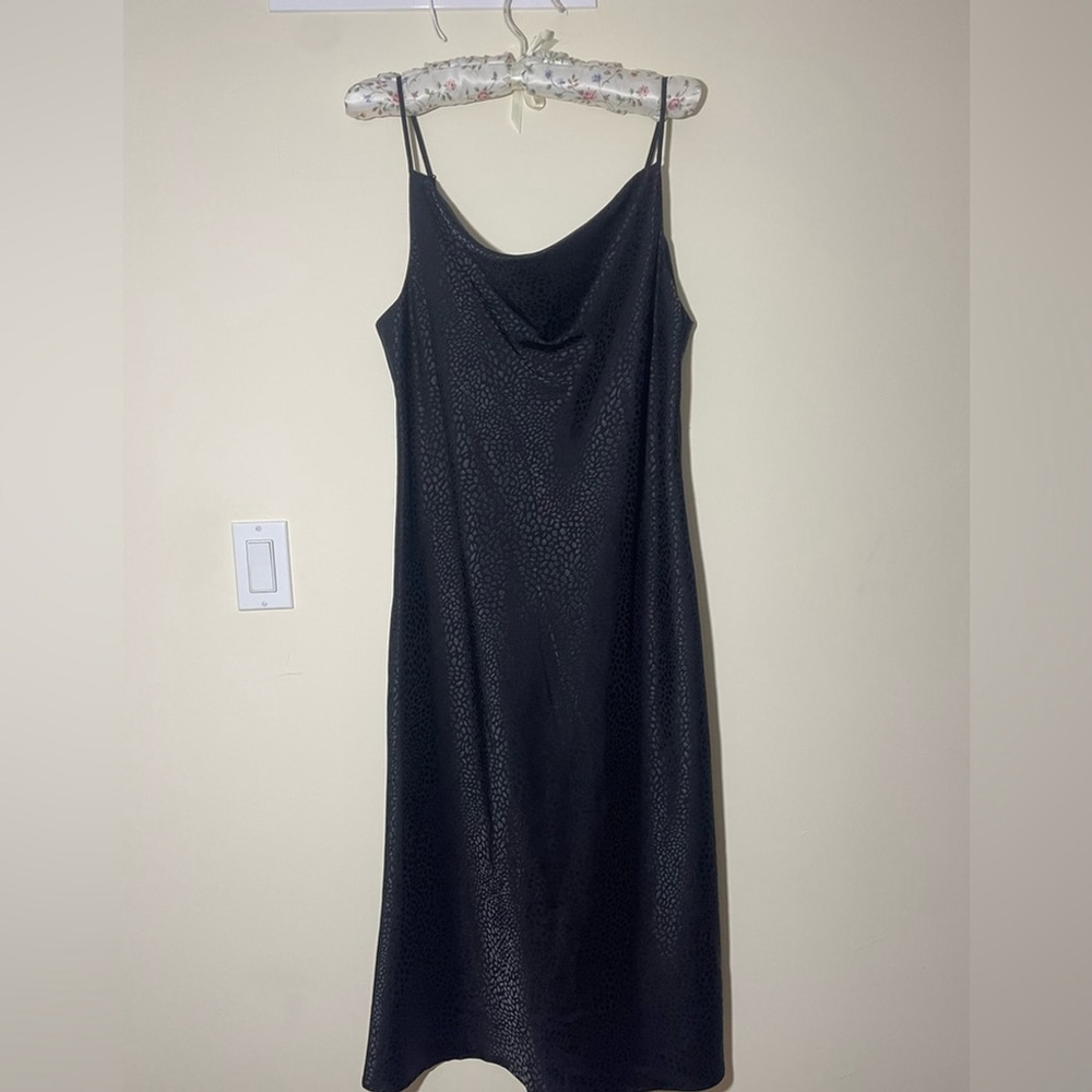 Emma & Michele Spaghetti
Strap Cowl Dress Black Midi Dress - Picture 9 of 9